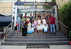 Kazak çocuklar dan Kemer Belediyesi;ne renkli ziyaret